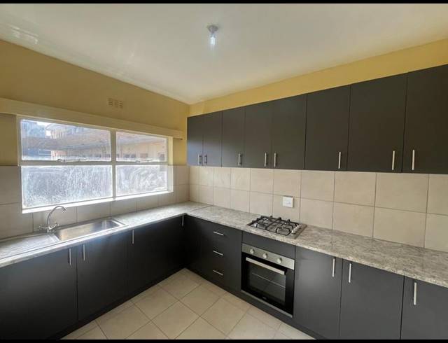 2 BEDROOM PROPERTY TO RENT IN PAROW CENTRAL
